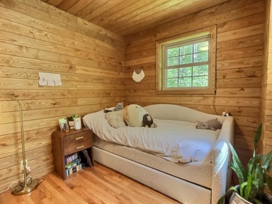 Fantastic log-sided year-round cottage tucked away on 24 private - photo 24