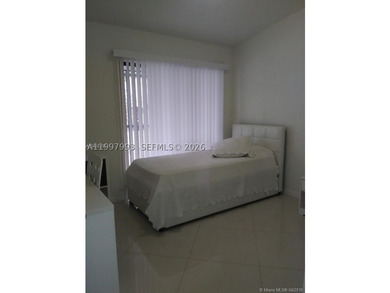 Beautiful and fully upgraded 2-bedroom, 2-bath unit located in - photo 25