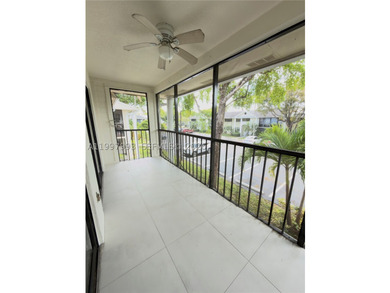 Beautiful and fully upgraded 2-bedroom, 2-bath unit located in - photo 31