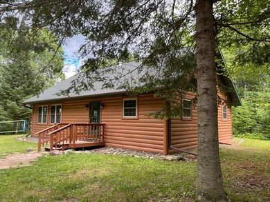 Fantastic log-sided year-round cottage tucked away on 24 private - photo 33