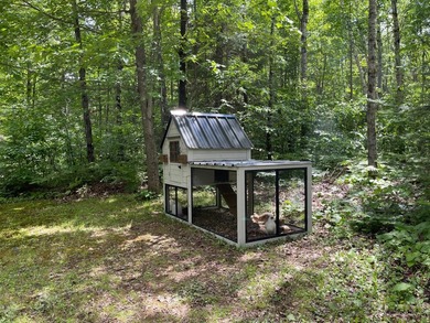 Fantastic log-sided year-round cottage tucked away on 24 private - photo 36