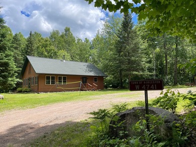 Fantastic log-sided year-round cottage tucked away on 24 private - photo 42