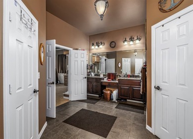 Welcome home to 100 Manders Court in beautiful Runaway Bay, just - photo 15