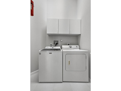 Welcome to this beautifully maintained three-bedroom, two-bath - photo 19