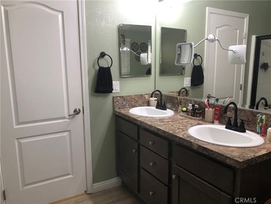 Gorgeous 4 Bedrooms, 2 Baths built in 2018, great open floor - photo 21