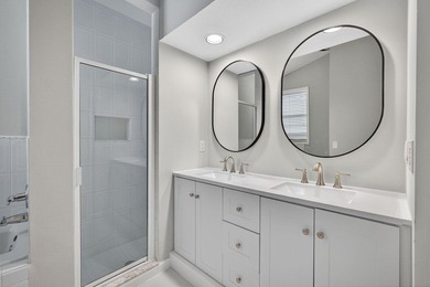 Welcome to this beautifully maintained three-bedroom, two-bath - photo 21