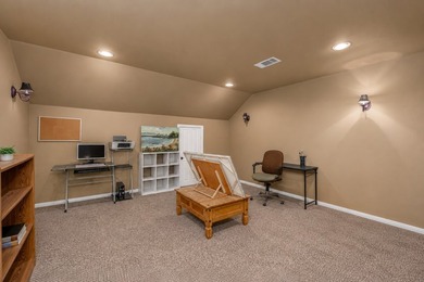 Welcome home to 100 Manders Court in beautiful Runaway Bay, just - photo 24