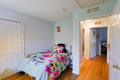 Prime Boyne city location, just blocks from town. This three - photo 10