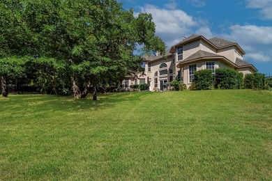 Welcome home to 100 Manders Court in beautiful Runaway Bay, just - photo 31