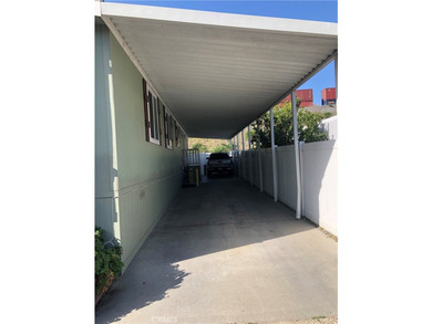 Gorgeous 4 Bedrooms, 2 Baths built in 2018, great open floor - photo 32