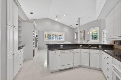 Welcome to this beautifully maintained three-bedroom, two-bath - photo 32