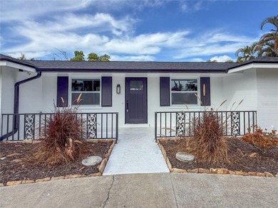 This stunning completely renovated 2-bedroom, 2-bathroom home - photo 3