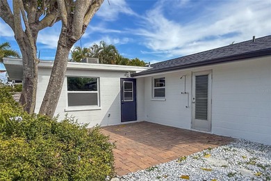 This stunning completely renovated 2-bedroom, 2-bathroom home - photo 6