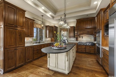 House has 6 bedrooms. This includes an attached guest casita - photo 19