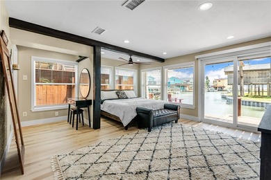 A truly exquisite coastal property offering an unparalleled - photo 28