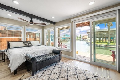 A truly exquisite coastal property offering an unparalleled - photo 30