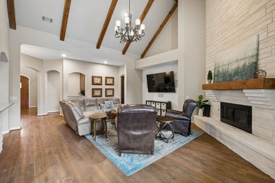 Nestled on a quiet cul-de-sac in the highly sought-after golf - photo 11