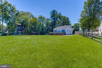 Extremely Rare Opportunity! 110' +/- Water frontage sitting on - photo 12