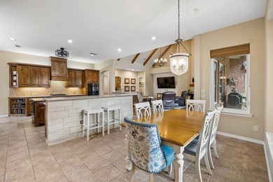 Nestled on a quiet cul-de-sac in the highly sought-after golf - photo 13