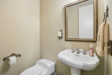 Nestled on a quiet cul-de-sac in the highly sought-after golf - photo 15