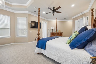 Nestled on a quiet cul-de-sac in the highly sought-after golf - photo 18