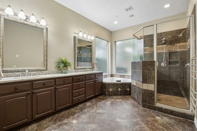 Nestled on a quiet cul-de-sac in the highly sought-after golf - photo 21