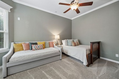 Nestled on a quiet cul-de-sac in the highly sought-after golf - photo 25