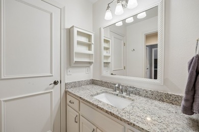 Nestled on a quiet cul-de-sac in the highly sought-after golf - photo 28