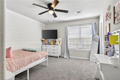 Check out the comfort and convenience in this spacious 4-bedroom - photo 29