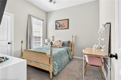 Check out the comfort and convenience in this spacious 4-bedroom - photo 31