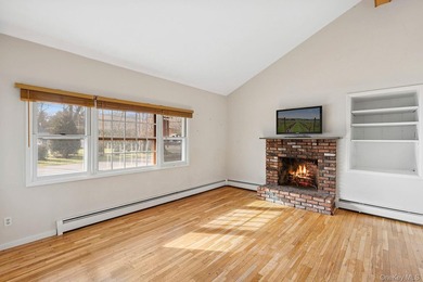 Welcome to this charming ranch-style home in Springs, East - photo 2