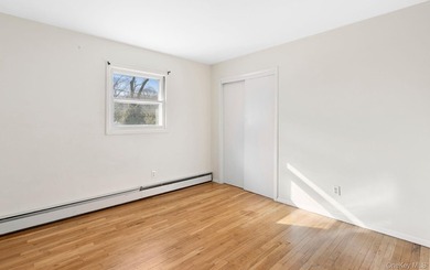 Welcome to this charming ranch-style home in Springs, East - photo 3