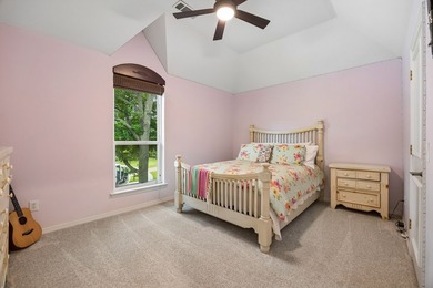 Nestled on a quiet cul-de-sac in the highly sought-after golf - photo 33