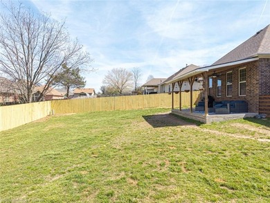 Check out the comfort and convenience in this spacious 4-bedroom - photo 34