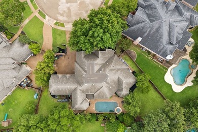 Nestled on a quiet cul-de-sac in the highly sought-after golf - photo 35