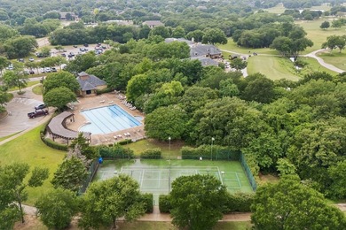 Nestled on a quiet cul-de-sac in the highly sought-after golf - photo 37