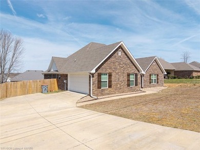 Check out the comfort and convenience in this spacious 4-bedroom - photo 38