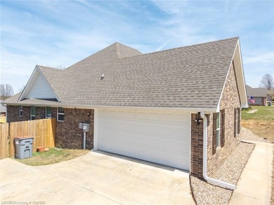 Check out the comfort and convenience in this spacious 4-bedroom - photo 39