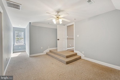 Welcome to a private estate that perfectly blends comfort - photo 41