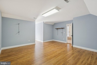 Welcome to a private estate that perfectly blends comfort - photo 44
