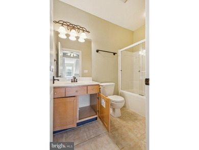 Welcome to a private estate that perfectly blends comfort - photo 50
