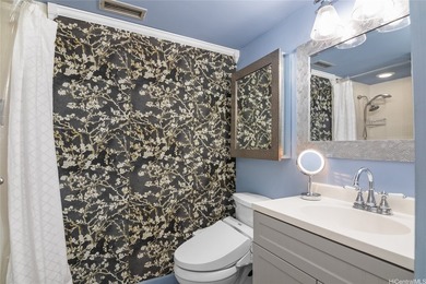 Enjoy island living in this beautifully updated 2-bedroom - photo 13