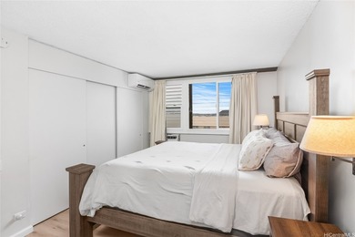 Enjoy island living in this beautifully updated 2-bedroom - photo 14
