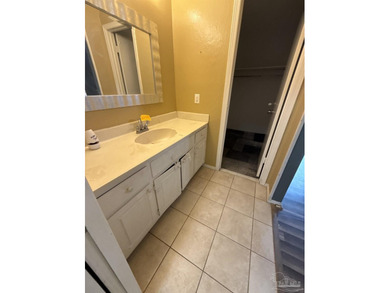 Looking for a townhome that is near to shopping and local parks? - photo 9
