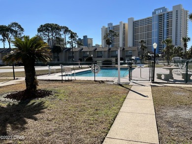 This beautiful townhome is being sold furnished and RENTAL READY - photo 22