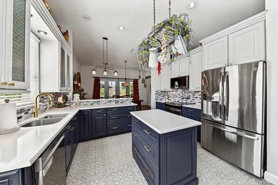 Beautifully maintained 1 story Mediterranean style home - photo 16