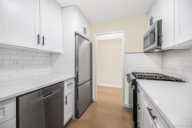 Come see this tastefully renovated one-bedroom with river views - photo 9