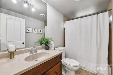 Manufactured home on rented lot. Lot rent is $690 plus $65 for - photo 23