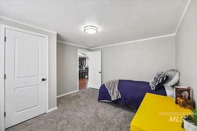 Manufactured home on rented lot. Lot rent is $690 plus $65 for - photo 25