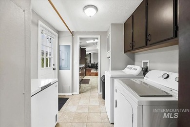Manufactured home on rented lot. Lot rent is $690 plus $65 for - photo 27